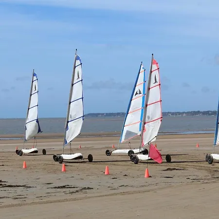 Face Et Aux Pins Apartament *